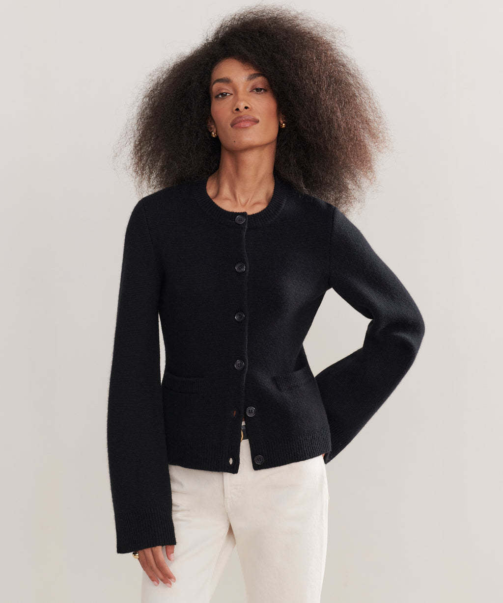 Damen elegante Strickjacke mit Knopfdetails und praktischen Taschen