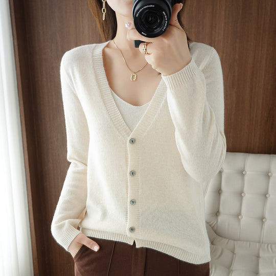 Damen Leichter V‑Ausschnitt-Cardigan aus Kaschmir‑Mix mit feiner Rippkante Shop Nory