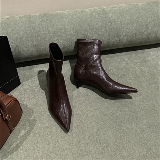 Damen spitz zulaufende Stiefeletten mit sculpted Kitten‑Heel und sockenhaftem Schaft Shop Nory
