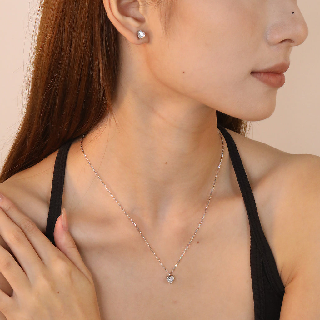 Damen Schmuckset mit filigraner Herz-Halskette und passenden Ohrsteckern Shop Nory