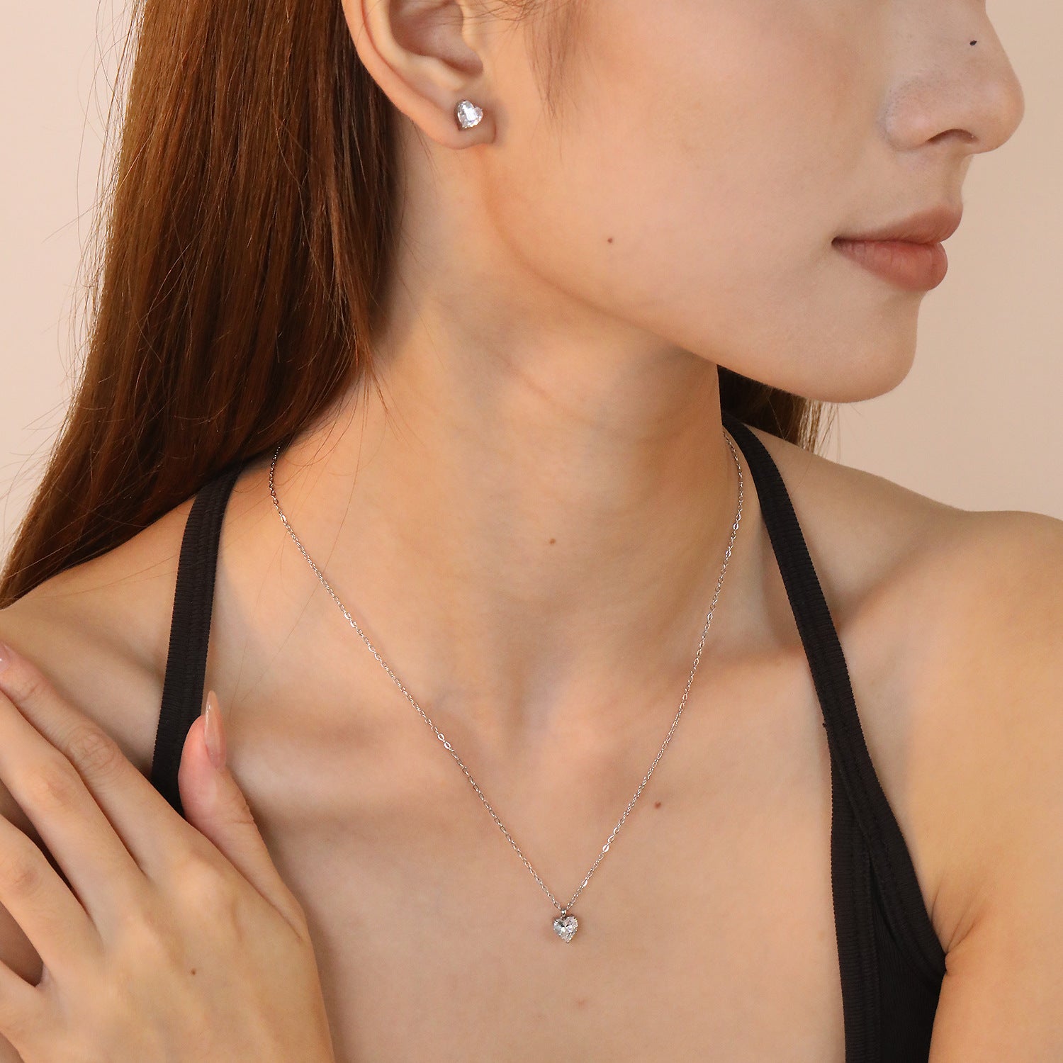 Damen Schmuckset mit filigraner Herz-Halskette und passenden Ohrsteckern Shop Nory
