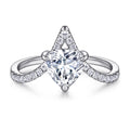 Damen Verlobungsring mit funkelndem Hauptstein und kunstvollen Zirkonia-Details Shop Nory