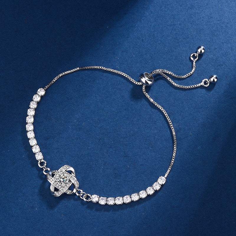 Filigranes Armband mit Funkelnder Kristallblüte