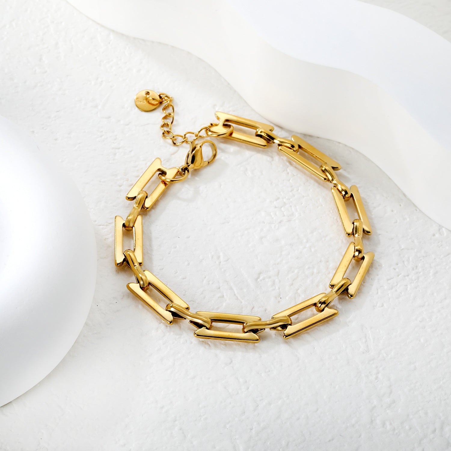 Damen modisches Gliederarmband aus goldplattiertem Edelstahl Shop Nory