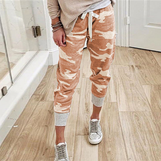Damen Kordelzug-Jogpant im Camouflage-Look mit schmalem Fußbündchen Shop Nory