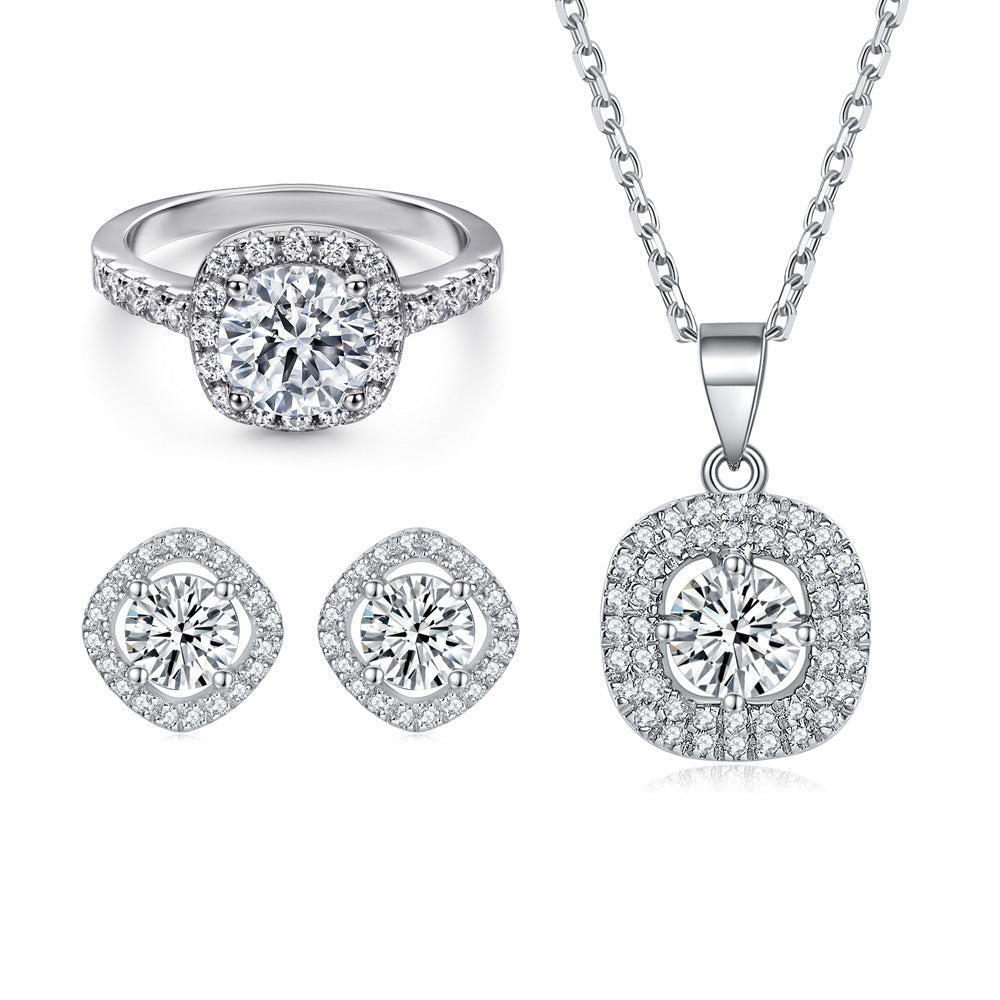 Damenkette mit funkelndem Kristallanhänger und eleganter Zirkonia-Verzierung Shop Nory