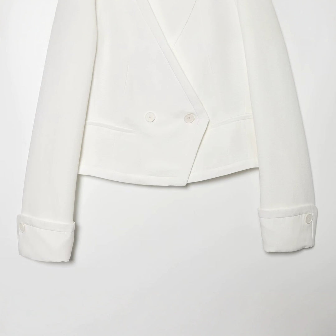 Damen gekürzter doppeltreihiger Blazer mit V‑Ausschnitt und Umschlagärmeln Shop Nory