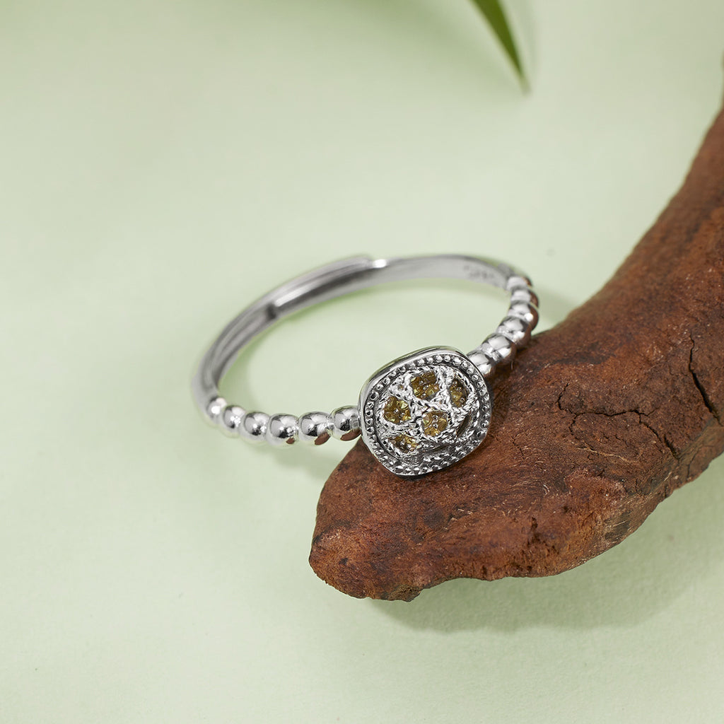 Damen eleganter Ring mit filigranem Design und funkelnden Zirkonia Shop Nory