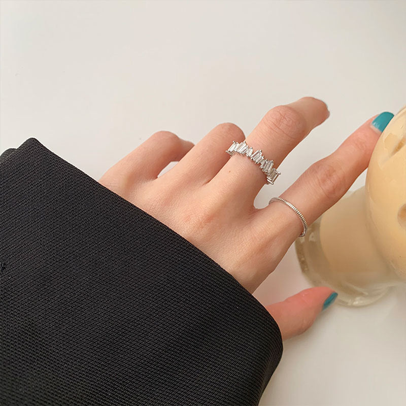 Damenring mit elegantem und funkelndem Zirkon-Band Shop Nory