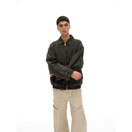 Unisex Leicht wattierte Boxy‑Jacke im Denim‑Look mit tonalem Leo‑Print und elastischem Saum Shop Nory