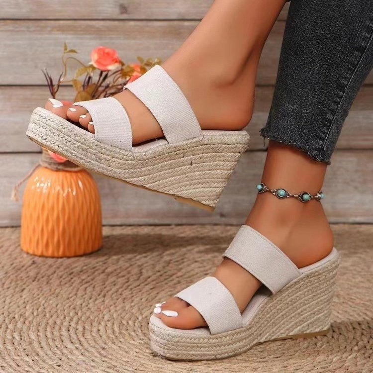 Damen Wedge-Pantoletten mit komfortablem Fußbett und trendigen Riemen