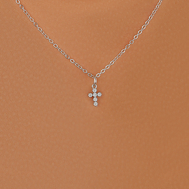 Damen Halskette mit filigranem Kreuzanhänger und hochwertiger Kette Shop Nory