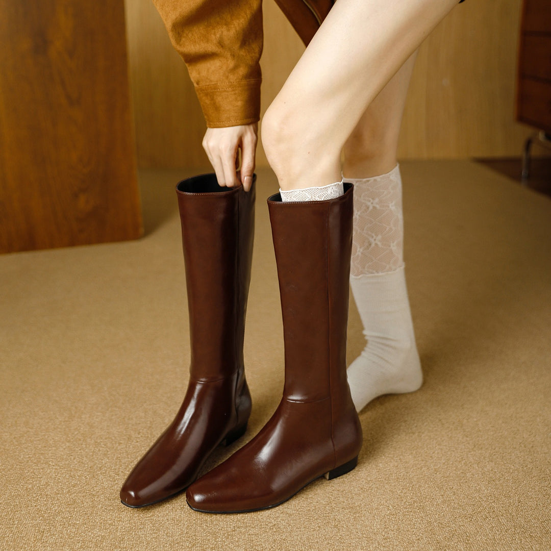 Damen kniehohe Glattleder-Stiefel mit eckiger Zehenpartie und niedrigem Blockabsatz Shop Nory