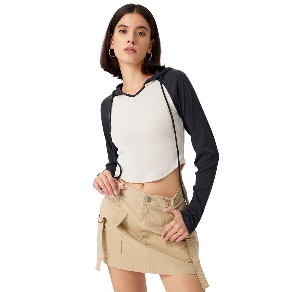 Damen Cropped Kapuzenlongsleeve mit Raglanärmeln, Daumenloch und geripptem Stretchkörper Shop Nory