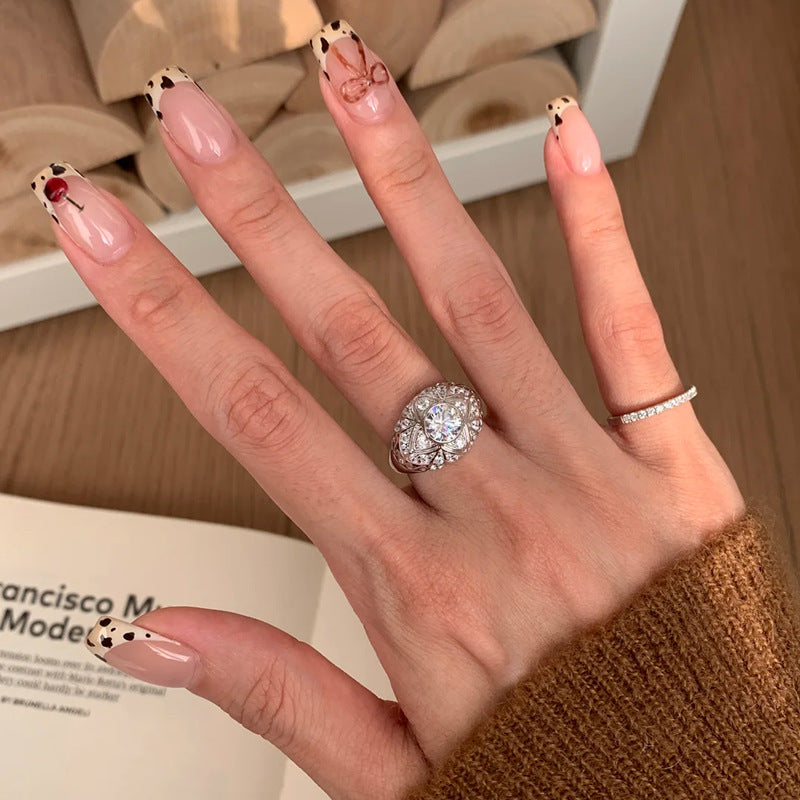 Damenring mit elegantem floralem Design und funkelndem Zirkonia Shop Nory