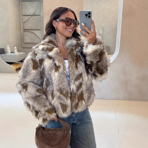 Damen Boxy-Kurzjacke aus Webpelz mit natürlicher Felloptik und breitem Schalkragen Shop Nory