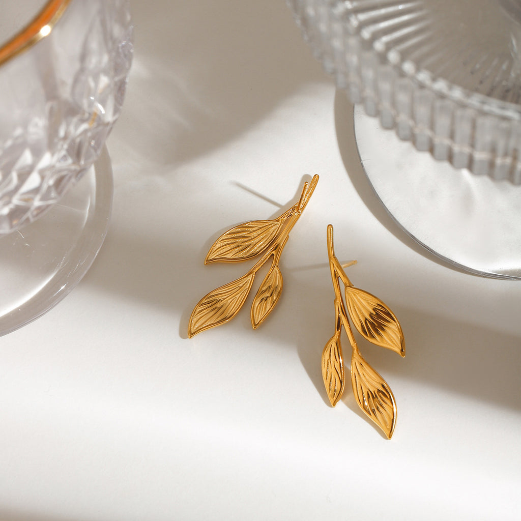 Damen Ohrringe im eleganten Blattdesign Shop Nory