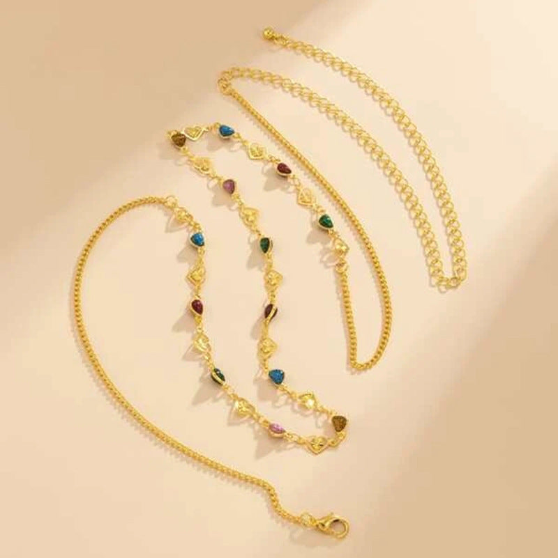 Damen Halskette mit herzförmigen Charms und bunten Akzenten Shop Nory
