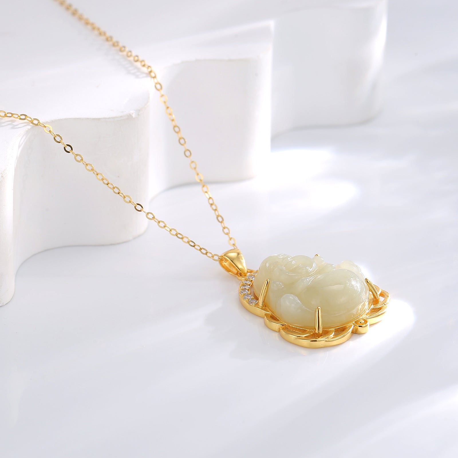 Damen Halskette mit Buddha-Anhänger und funkelnden Zirkonia Shop Nory