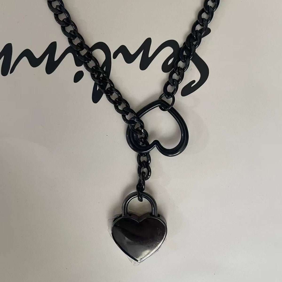 Damen Fußkettchen mit Herzanhänger und elegantem Kettendesign Shop Nory