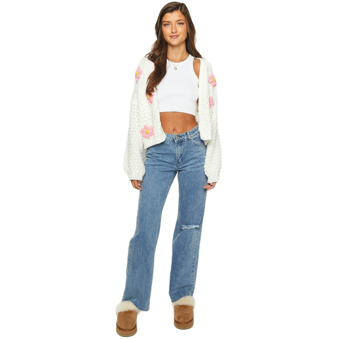 Damen Kurzer Grobstrick-Cardigan mit 3D-Blütenapplikationen und Ballonärmeln Shop Nory