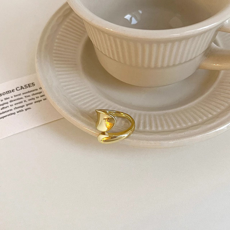 Damen eleganter und minimalistischer Ring mit geschwungenem Design Shop Nory
