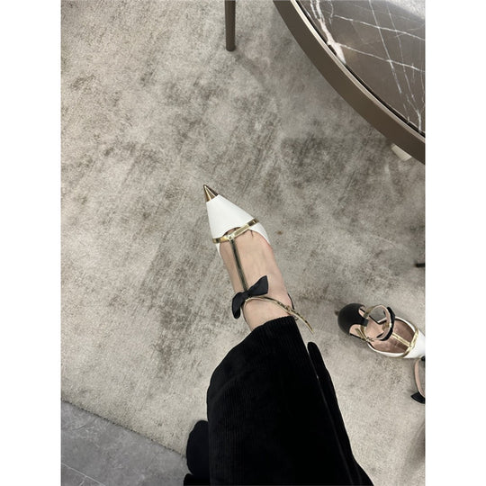 Damen Elegante spitz zulaufende Pumps mit feinem Schmuck-Ketten‑T‑Riemen Shop Nory