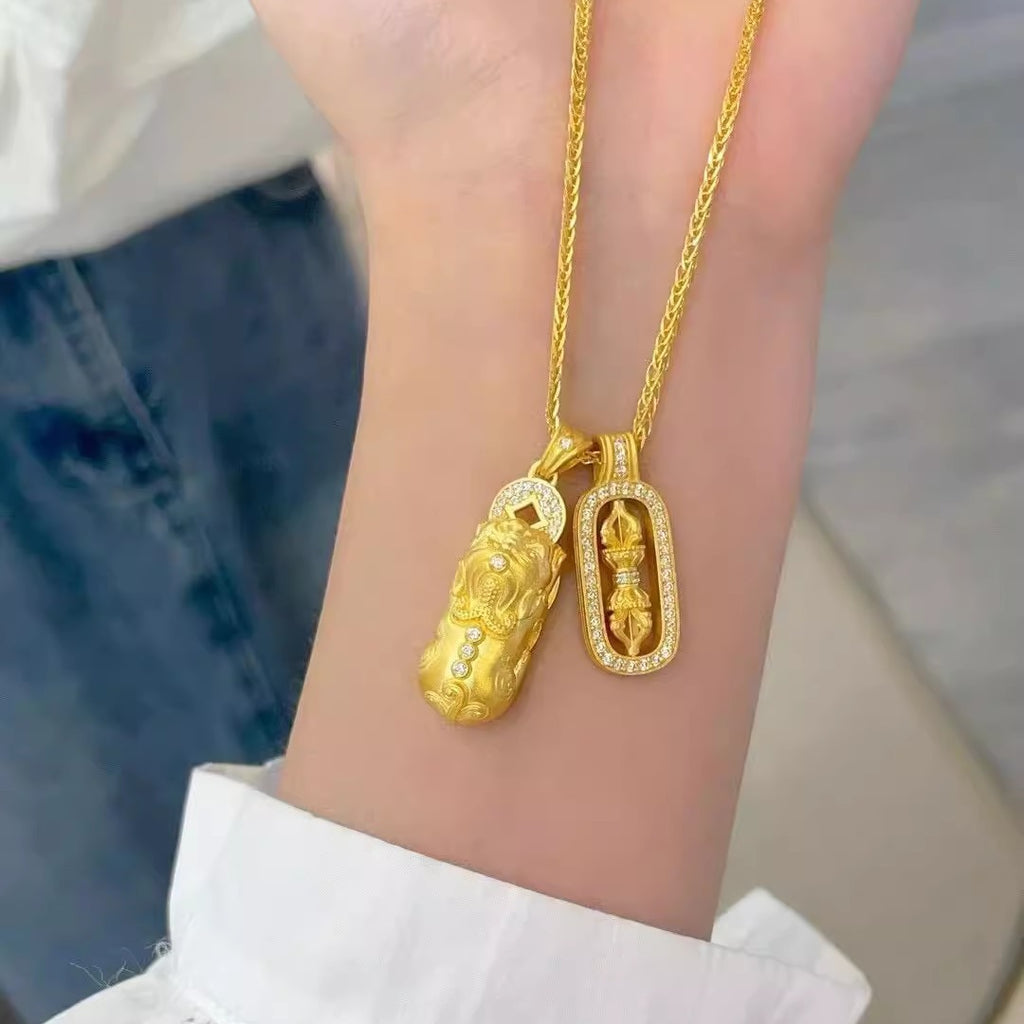 Damen Halskette mit kunstvollen Detailanhängern Shop Nory