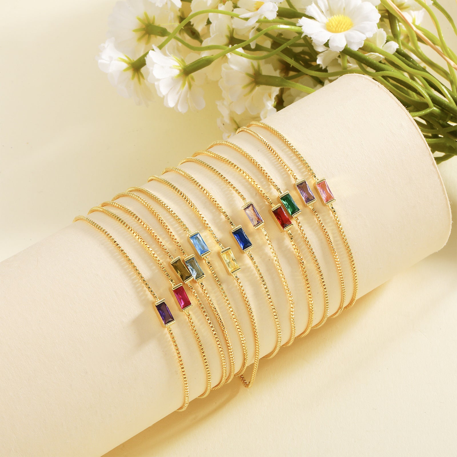 Zierliches Armband mit Rechteckigem Zirkonia und Verlängerungskettchen