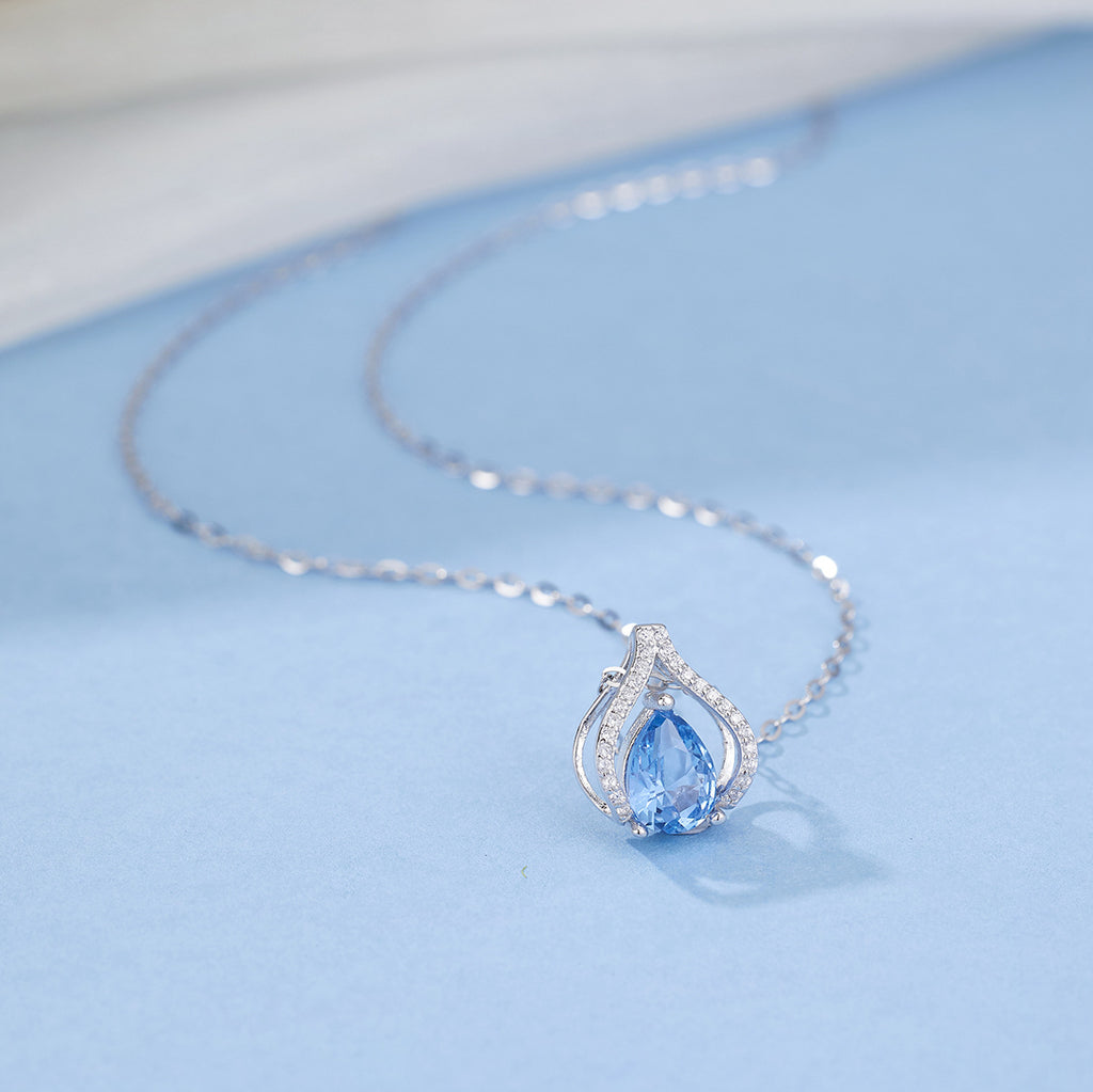 Damen elegante Halskette mit tropfenförmigem Anhänger und funkelnden Kristallen Shop Nory