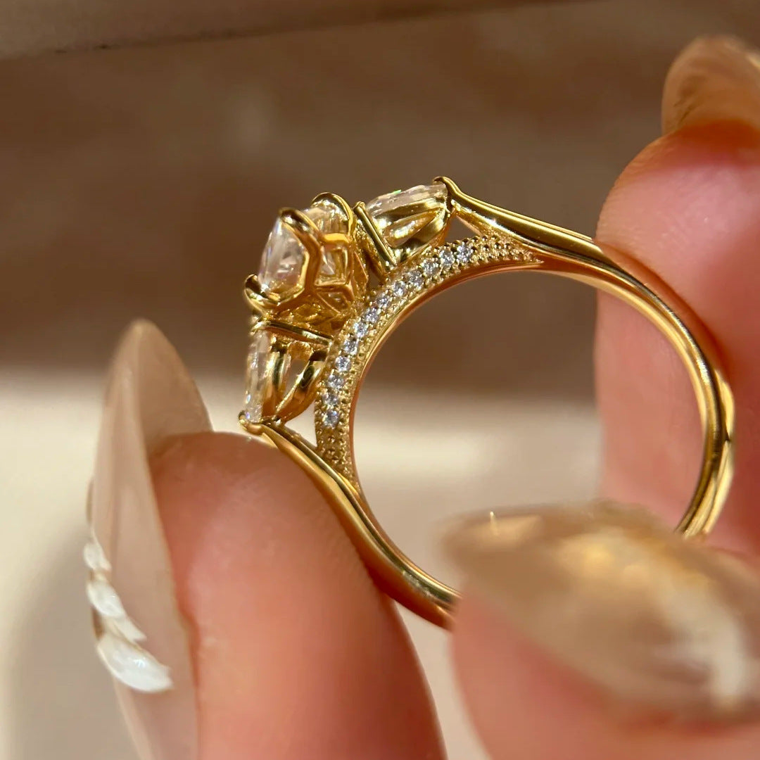Damenring mit funkelndem Sternendesign und exquisiten Zirkonia-Steinen Shop Nory