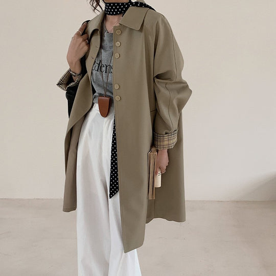 Damen leichter Trenchcoat mit kontrastierten Karomanschetten Shop Nory