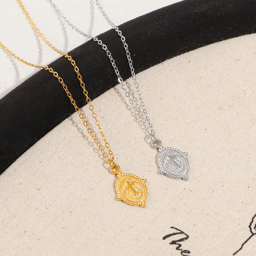 Damen Halskette mit detailverliebtem Anhänger Shop Nory