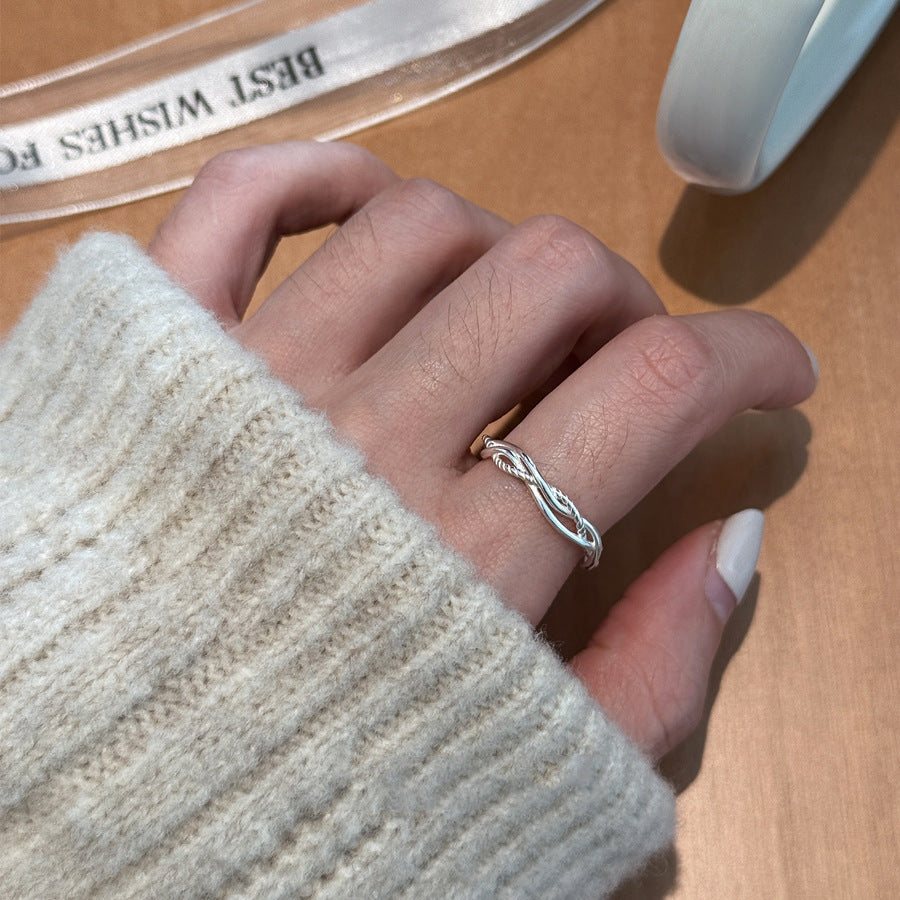 Damenring mit feinem Mondstein und filigranem Design Shop Nory