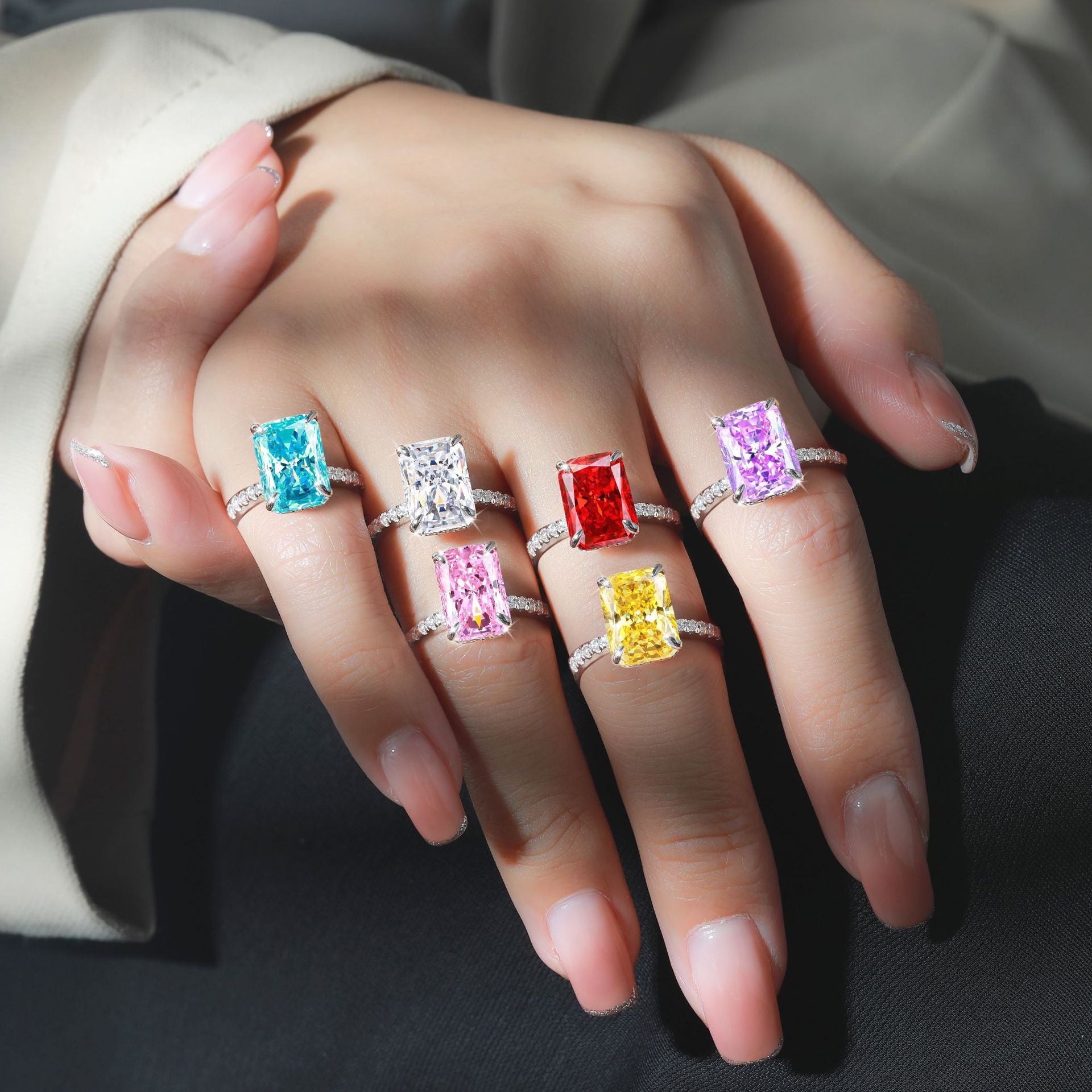 Damen eleganter Ring mit tropfenförmigem Aquamarin und funkelndem Zirkonia-Besatz Shop Nory