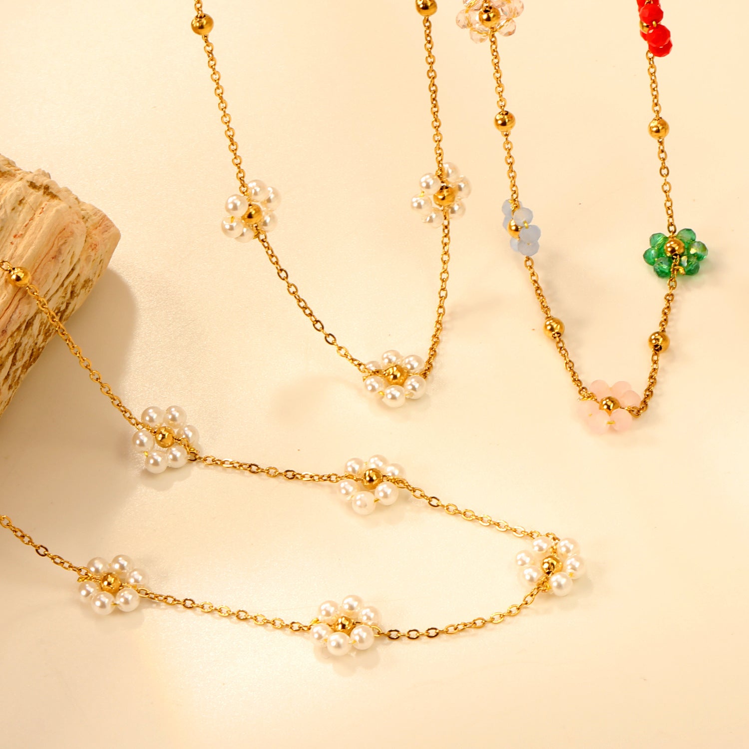 Damen Halskette mit floralem Design und hochwertigen Kristallakzenten Shop Nory