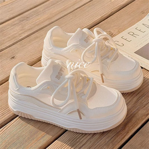 Damen Minimalistische Platform-Sneaker mit gepolstertem Komfortkragen und profilierter Wedgesohle Shop Nory
