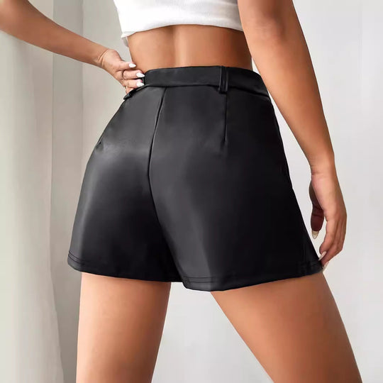 Damen Hochtaillierte Kunstleder-Shorts mit schickem Schnitt und dekorativen Falten