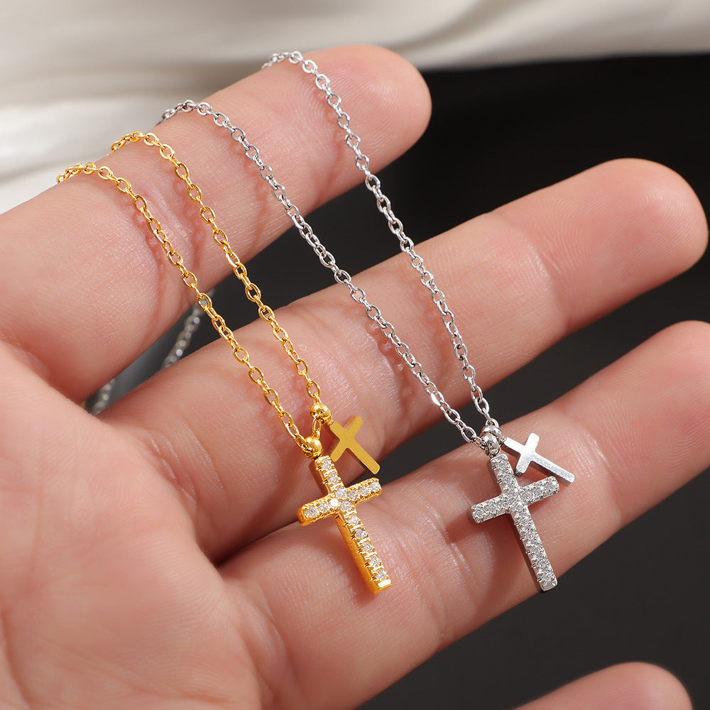 Damen Halskette mit doppeltem Kreuzanhänger und funkelnden Zirkonia Shop Nory