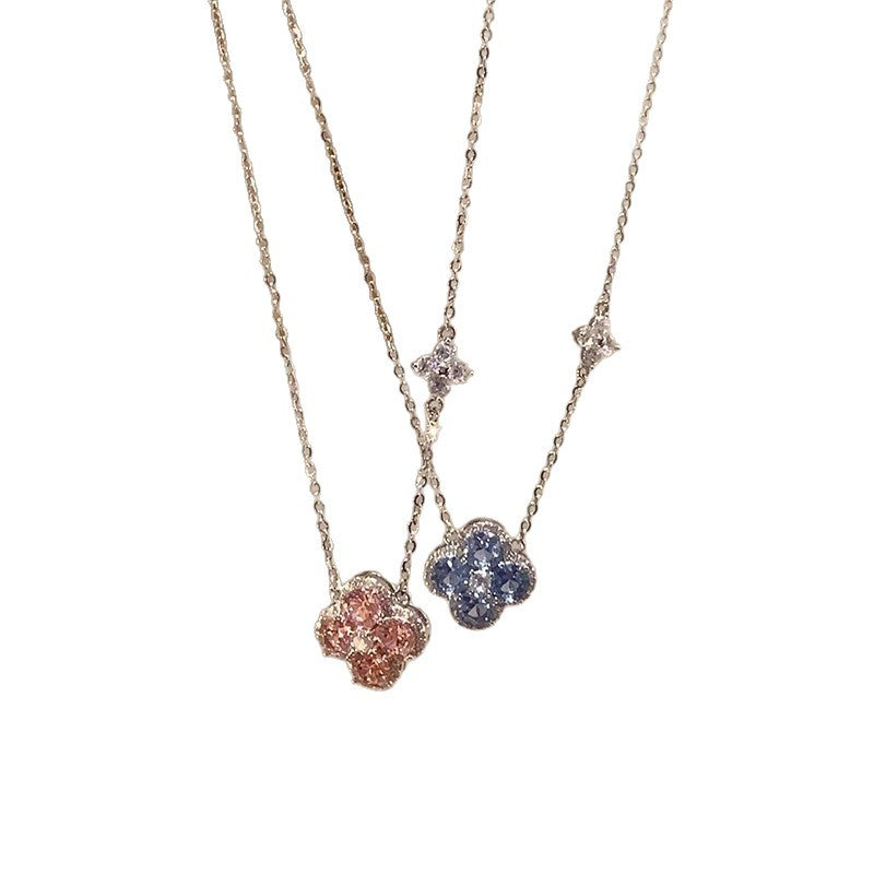 Damen Halskette mit floralem Anhänger und funkelnden Zirkonia Shop Nory