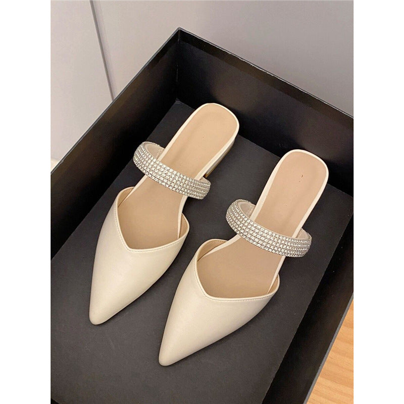 Damen Spitz zulaufende fersenfreie Mules mit zweireihigem Kristallriemen und skulptiertem Blockabsatz Shop Nory