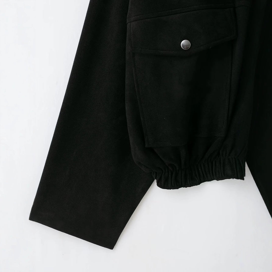 Damen Kurzgeschnittene Bomberjacke aus Veloursimitat im Utility‑Look mit Funnelkragen und Klappentaschen Shop Nory