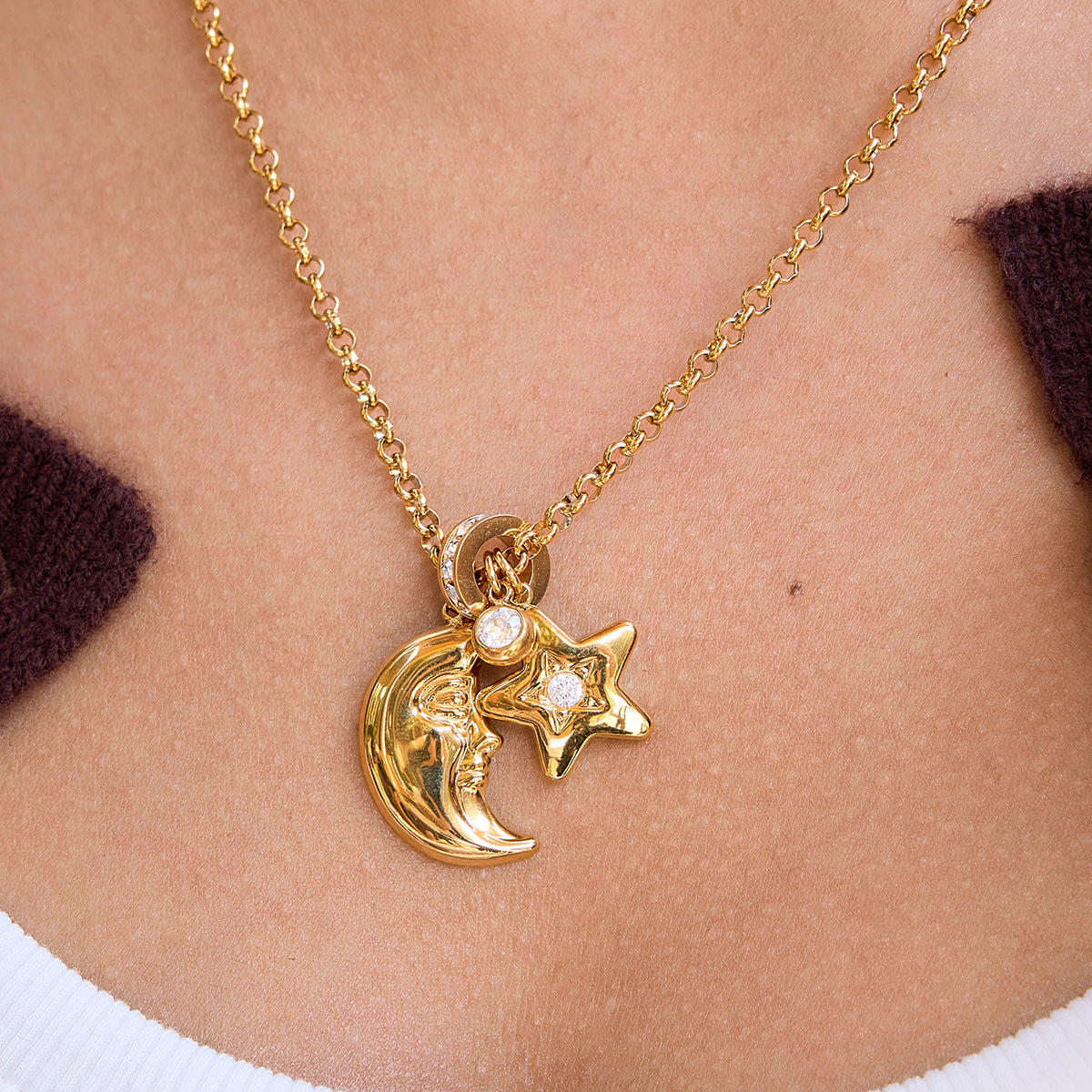 Damen Halskette mit funkelndem Mond- und Stern-Anhänger aus hypoallergenem Edelstahl Shop Nory