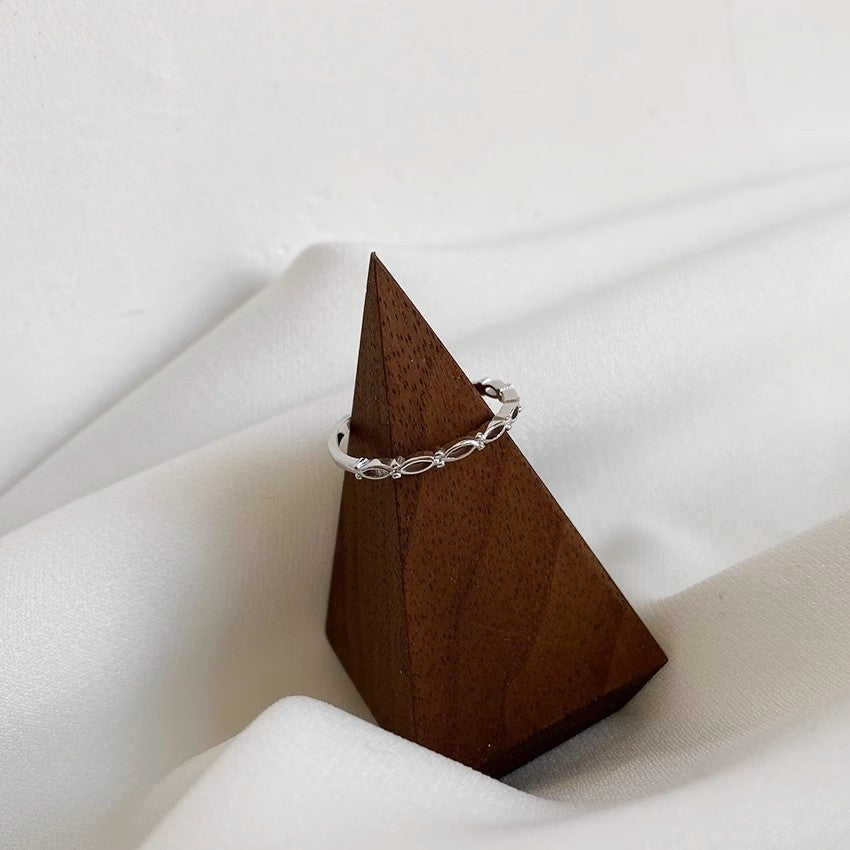 Damen zierlicher Zirkonia-Ring mit schimmernden Akzenten Shop Nory