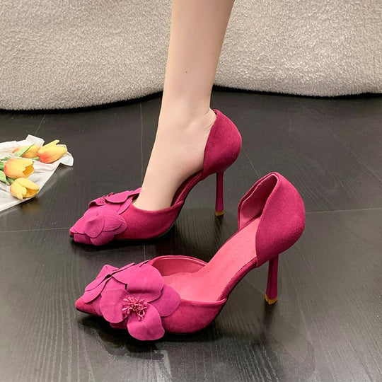 Damen spitz zulaufende Samt‑Slingback‑Pumps mit hohem Pfennigabsatz und dreidimensionaler Blütenapplikation Shop Nory