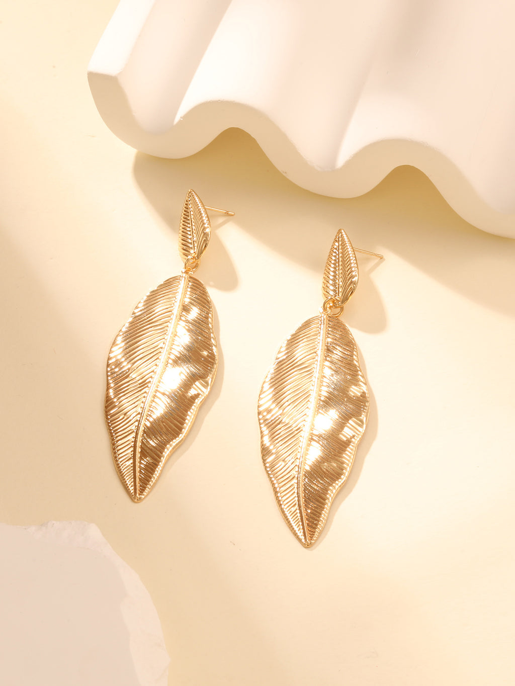 Damen Ohrringe mit elegantem Tropfen-Design Shop Nory