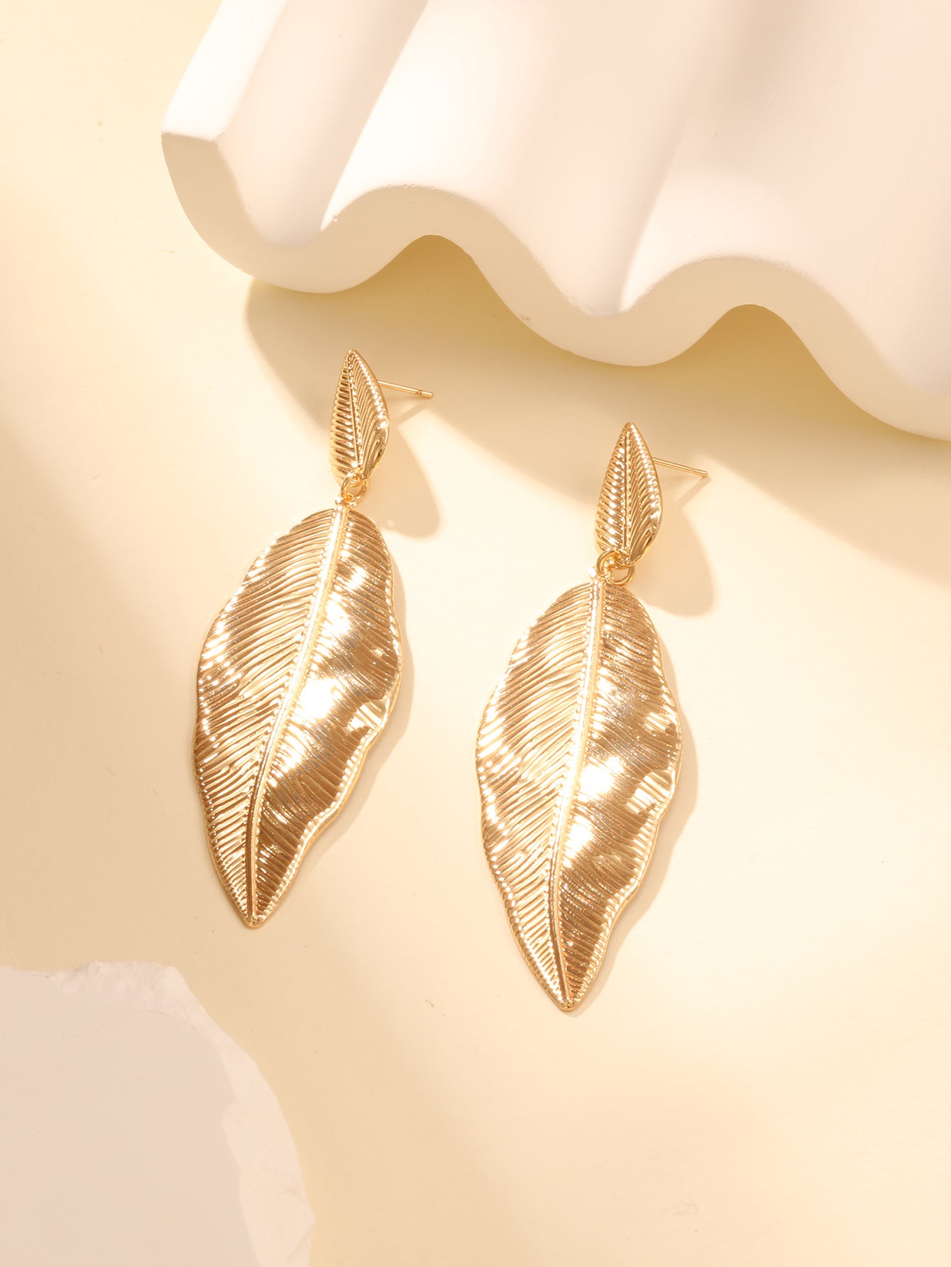 Damen Ohrringe mit elegantem Tropfen-Design Shop Nory
