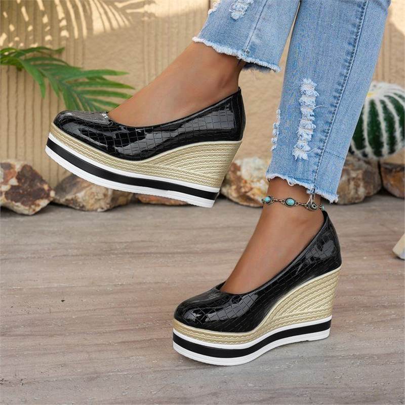 Damen Plateau-Keilpumps mit Bastkeil und Lack-Kroko-Optik Shop Nory