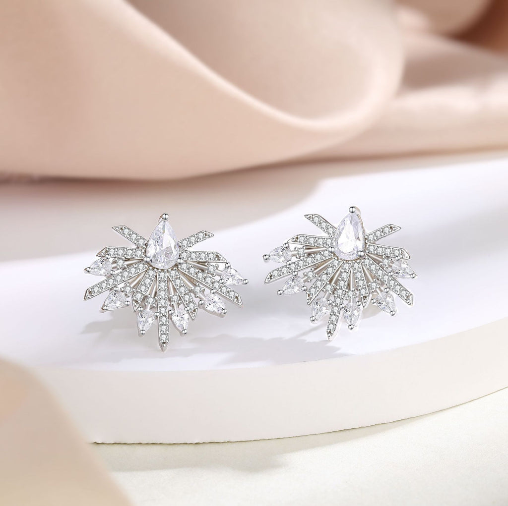 Damen eleganter Ring mit filigranen Zirkonia-Details und auffälligem Design Shop Nory