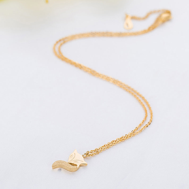 Damen Halskette mit kunstvollem Fuchs-Anhänger und glitzerndem Detail Shop Nory